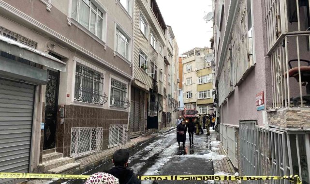 Fatih'te bir daire alev alev yandı