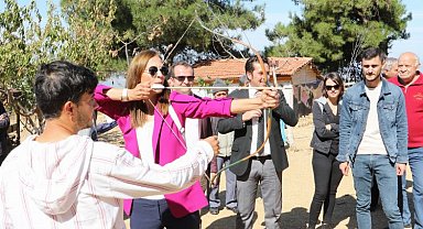 Manisa'da huzurevi sakinleri Spil Dağı havası aldı