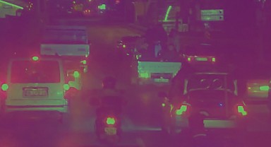 Bursa'da asker eğlencesi, trafiği tehlikeye attı