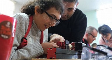 Kocaeli'de özel çocuklara 'ahşap oyuncak' etkinliği