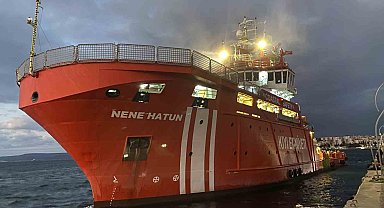 Çanakkale'den ikmal ve yardım malzemelerini alan 'Nene Hatun' İskenderun'a hareket edecek