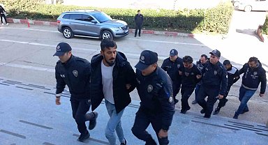 Pazarda kavga eden 6 Suriyeli sınır dışı edildi