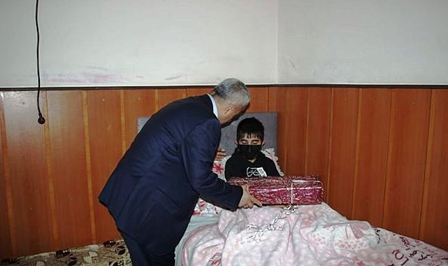 Şırnak Milli Eğitim Müdürü Çazım, evde eğitim alan öğrencilerle bir araya geldi