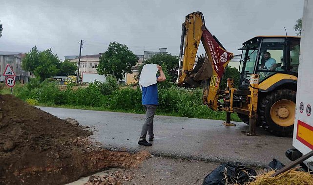 200 küçükbaş hayvan sel sularından kurtarıldı