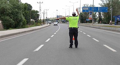 Ağrı'da hava destekli trafik denetimi
