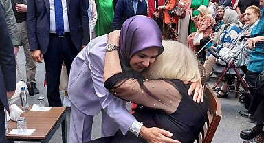 Aile ve Sosyal Politikalar Bakanı Göktaş'tan Darülaceze'ye bayram ziyareti
