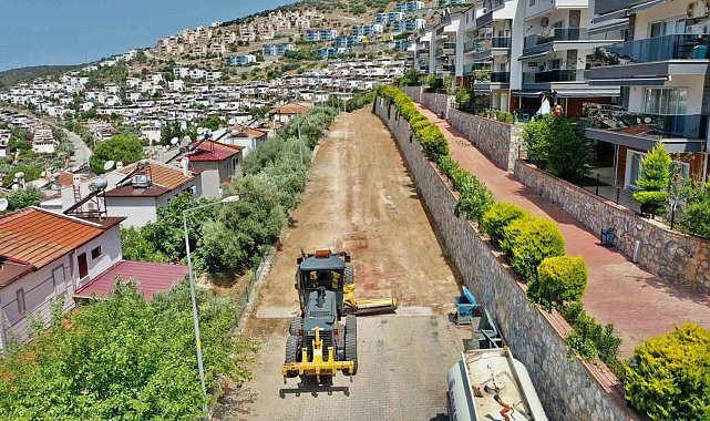 Akbük Mahallesi'nde yol yapım çalışmaları devam ediyor