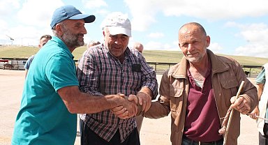 Alıcılar ve satıcılar kurban fiyatında anlaşamayınca sesler yükseldi, devreye aracılar girdi