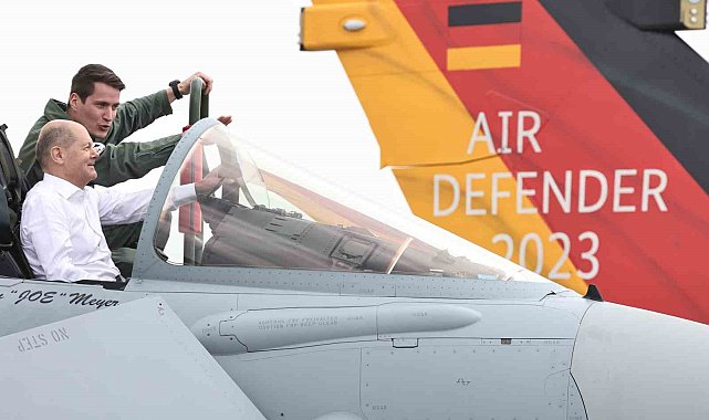 Almanya Başbakanı Scholz'dan NATO tatbikatı yapılan üsse ziyaret