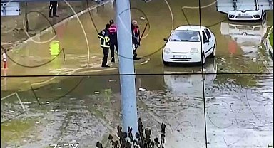 Amasya'da göle dönen yolda kalan 2 araçtaki 6 kişinin yardımına itfaiyeciler yetişti
