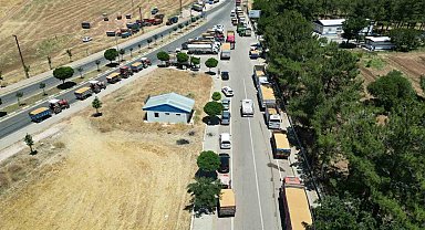 Ambarlar doldu, silolarda yer kalmayınca buğdaylar eski usülle saklanmaya başlandı