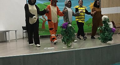 Anaokulu öğrencileri tiyatro izledi