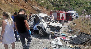 Antalya'da feci kaza: 2 ölü, 1'i ağır 3 yaralı