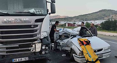 Antalya'da trafik kazası: 1 ölü, 2 yaralı