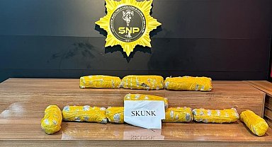 Araçtan 5 kilo 600 gram uyuşturucu çıktı