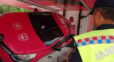 Ardahan'da jandarmanın mobil eğitim tırında vatandaşlara trafik eğitimi veriliyor
