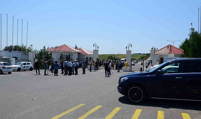 Arnavutluk polisinden İran mülteci kampına baskın: 1 polis yaralandı