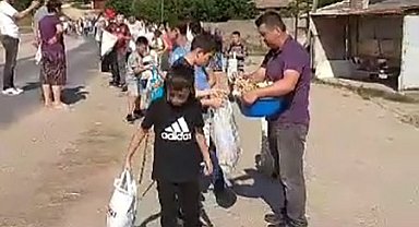 Asırlık 'arefe günü' geleneği yüzleri güldürüyor