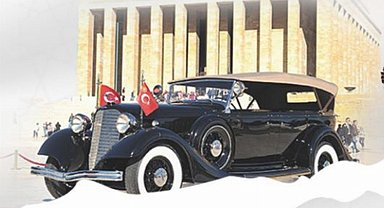 Atatürk'ün makam otosunun replikası İzmit'te