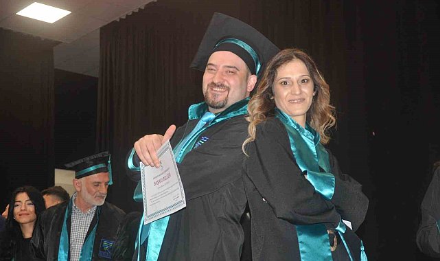 Aynı okulda öğrenim gören abla-kardeş okulu birinci ve ikinci olarak bitirdi