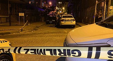 Bahçelievler'de bina girişinde silahlı saldırı: 1 ağır yaralı