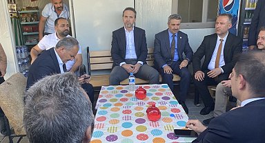 Bakan Bayraktar, depremzedeler ile bir araya geldi