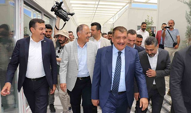 Bakan Özhaseki Malatya'da incelemelerde bulundu
