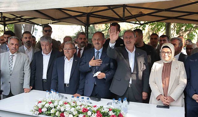 Bakan Özhaseki: "Depremde maddi zarar 100 milyar dolar"