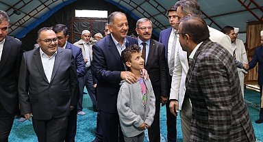 Bakan Özhaseki: "Yaraları saracağız, milletimizin yüzünü güldüreceğiz"