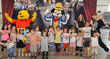 Balıkesir Büyükşehir'in Tiyatro Festivali'ne izleyici akını