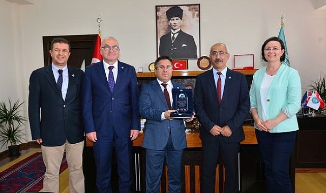 Balıkesir Üniversitesi mezunlarına Avrupa kapısı açılıyor
