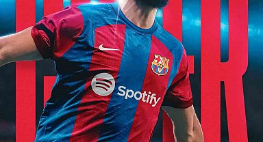 Barcelona, Türk asıllı Alman futbolcu İlkay Gündoğan'ı kadrosuna kattığını açıkladı.