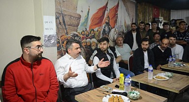 BAŞKAN YILMAZ GENÇLERLE BULUŞTU