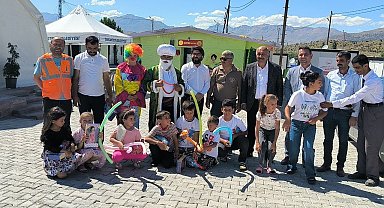 Başkan Zelyurt depremzede vatandaşlar bayramlaştı