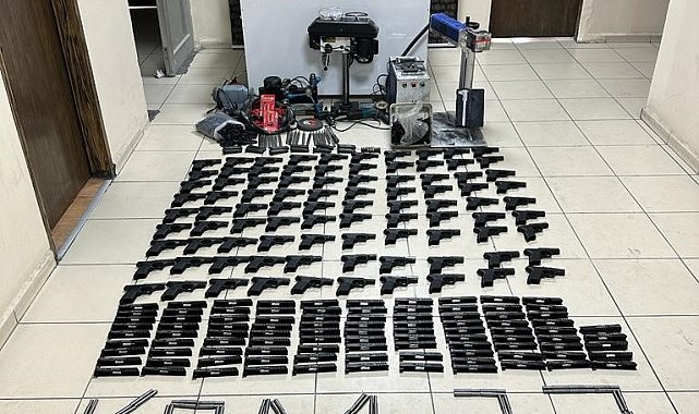 Batman'da bir adreste adeta cephanelik çıktı