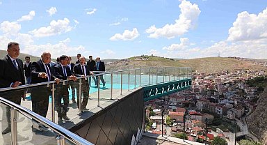 Bayburt seyir terasına kavuştu