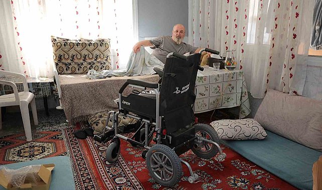 Bayraklı'da 4 yılda 79 tekerlekli sandalye dağıtıldı