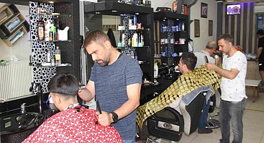 Berberlerin Kurban Bayramı mesaisi: Randevusuz müşteri kabul etmiyorlar