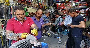 Bıçak bileme ustalarının yorucu bayram mesaisi
