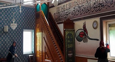 Bilecik Pazaryeri'nde camiler bayrama hazırlanıyor
