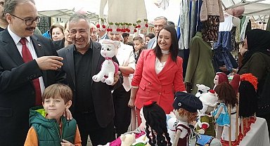 Bilecik'te depremzedeler yararına düzenlenen kermese yoğun ilgi