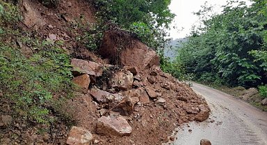 Bir haftada 95 heyelan yolları kapattı