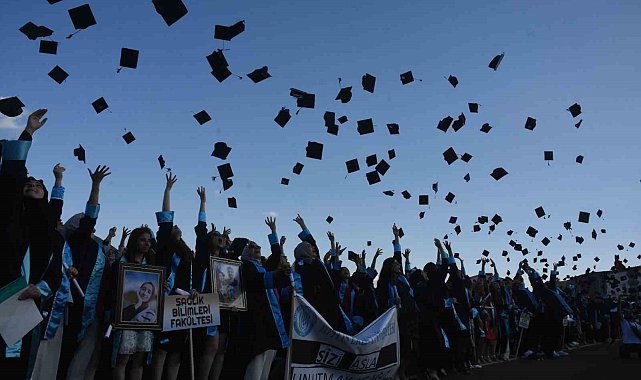 Bitlis'te 2 bin 260 öğrenci üniversiteden mezun oldu