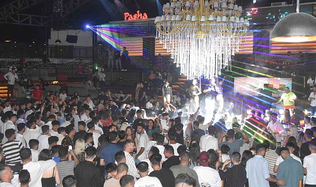 Bodrum'da gece hayatı başladı