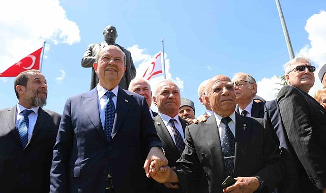 Bolulu Kıbrıs Gazisi Yamaner, KKTC'nin Kurucu Cumhurbaşkanı Denktaş'ın heykelini dikti