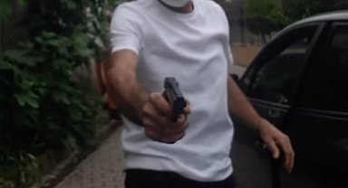Boşanma aşamasındaki eşine silah çekti