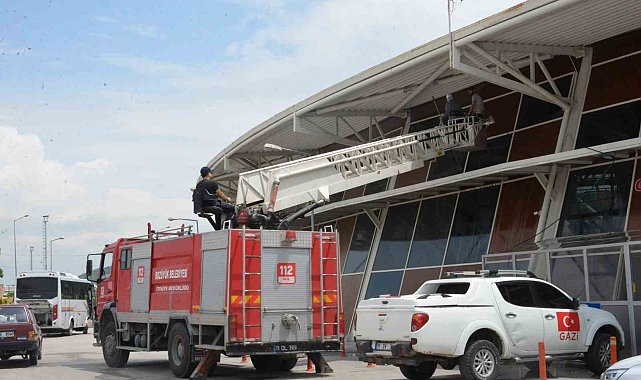 Bozüyük otogarında Kurban Bayramı öncesinde temizlik