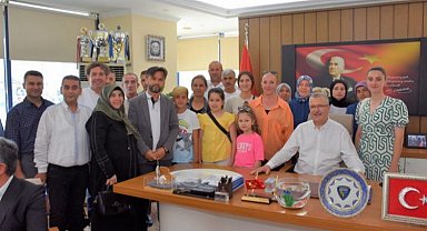 Bursa Karacabey'de bayramlaşma halk buluşmasına dönüyor