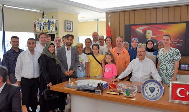 Bursa Karacabey'de bayramlaşma halk buluşmasına dönüyor