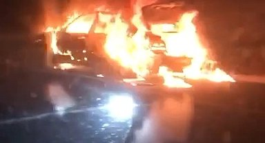 Bursa'da seyir halindeki otomobil alev topuna döndü